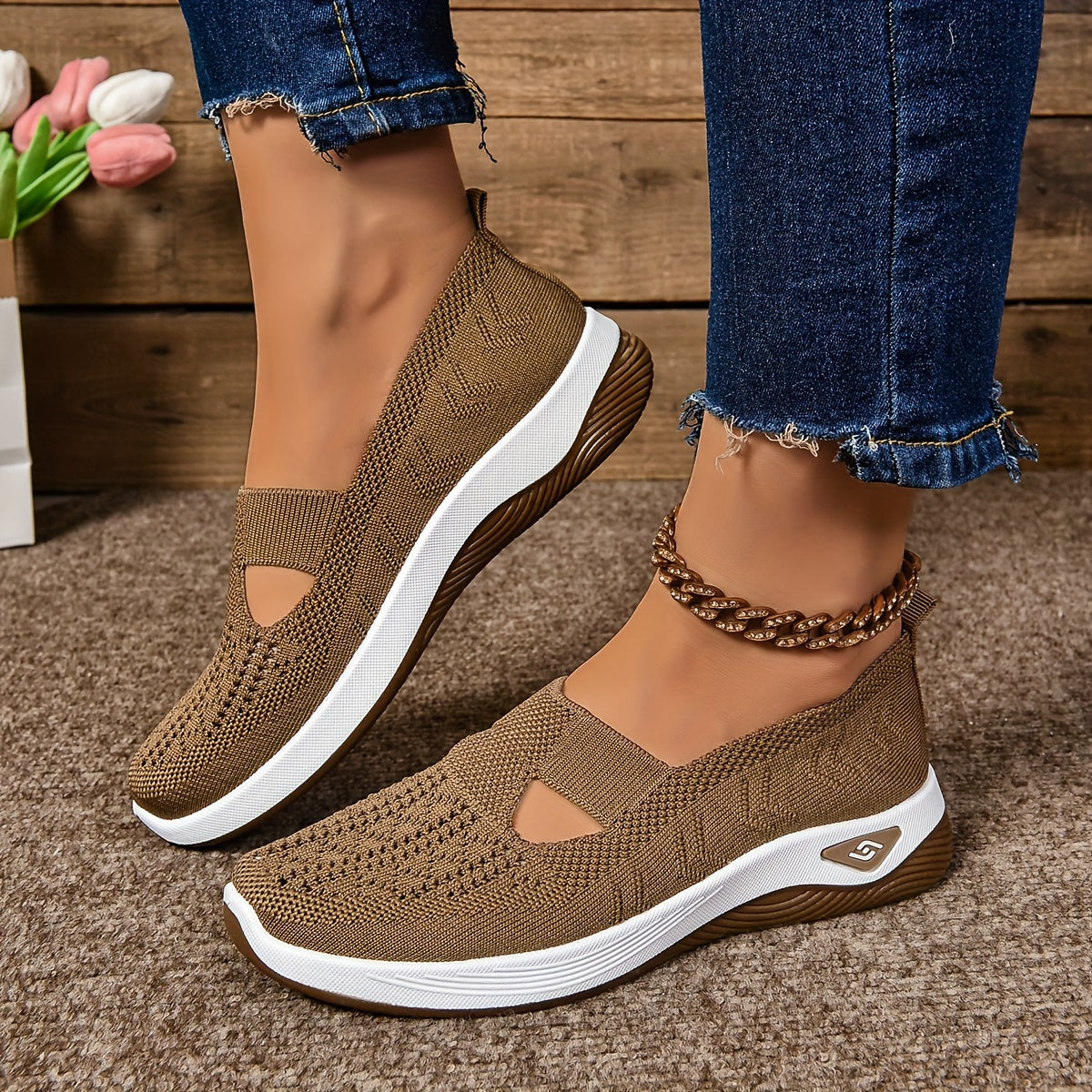 Women's Cut-out Slip-on Sneakers, Breathable Casual Walking Shoes (Plus Size)