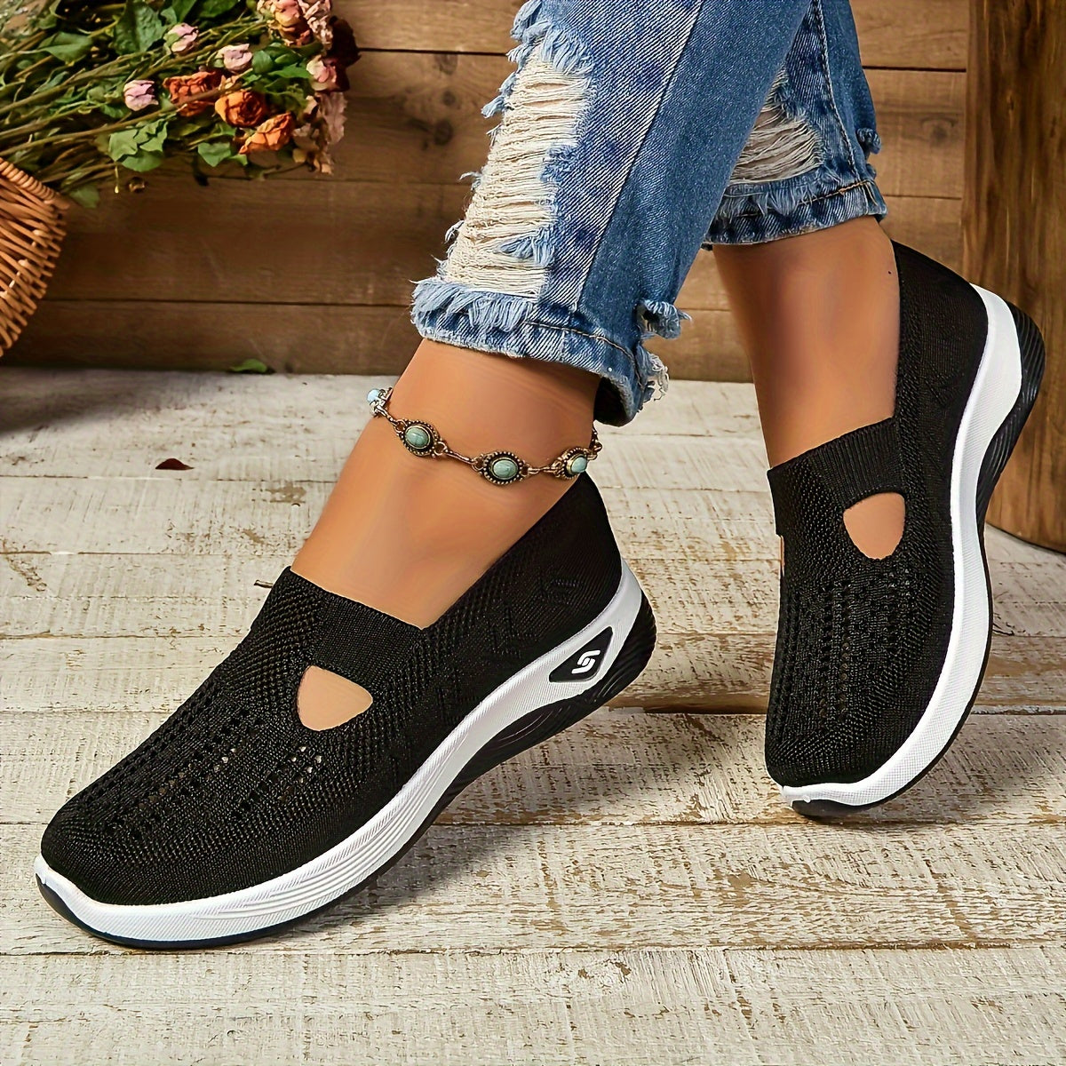 Women's Cut-out Slip-on Sneakers, Breathable Casual Walking Shoes (Plus Size)