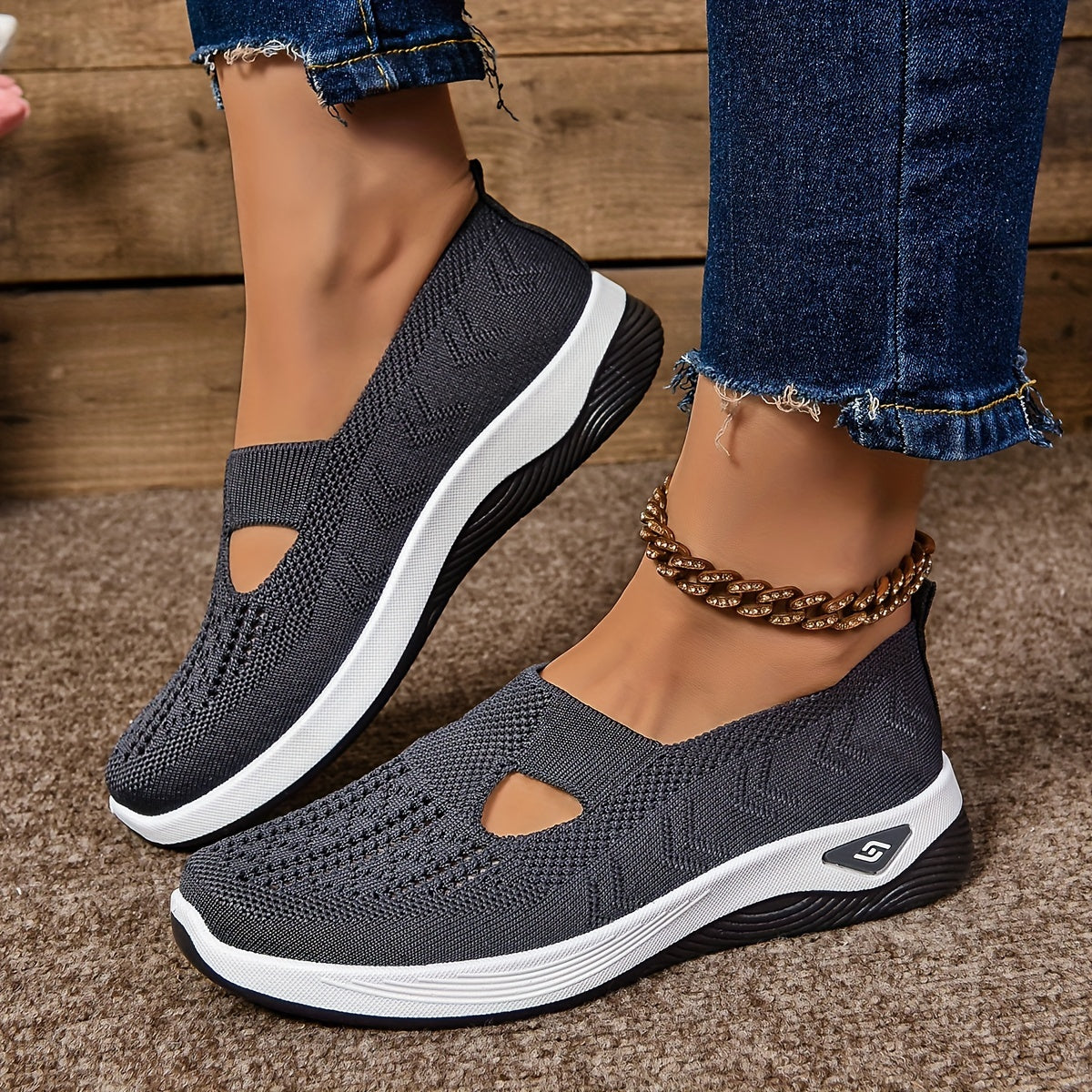 Women's Cut-out Slip-on Sneakers, Breathable Casual Walking Shoes (Plus Size)